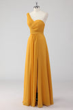 Vestido largo de dama de honor con fruncido de un hombro en línea A amarillo con abertura