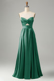 Vestido de dama de honor verde una línea plisada sin tirantes ojo de cerradura con abertura