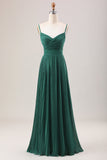 Vestido de dama de honor largo de gasa con tirantes de espagueti de línea A verde oscuro