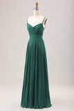 Vestido de dama de honor largo de gasa con tirantes de espagueti de línea A verde oscuro