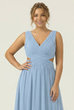 Vestido de dama de honor de chiffon azul polvoriento con escote en V y largo vestido de dama de honor de talla grande con encaje en la espalda
