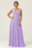 Vestido de dama de honor de chiffon azul polvoriento con escote en V y largo vestido de dama de honor de talla grande con encaje en la espalda