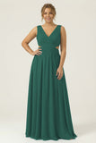 Vestido de dama de honor de chiffon azul polvoriento con escote en V y largo vestido de dama de honor de talla grande con encaje en la espalda