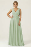 Vestido de dama de honor de chiffon azul polvoriento con escote en V y largo vestido de dama de honor de talla grande con encaje en la espalda