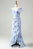 Vestido de invitada de boda asimétrico con volantes florales azules de una línea
