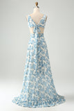 Vestido de invitada de boda con volantes de flor azul blanca una línea alta y baja