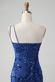 Vestido de cóctel de lentejuelas de un hombro azul real ajustado brillante con bordado