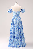 Vestido de dama de honor floral azul con hombros descubiertos de una línea