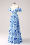 Vestido de dama de honor floral azul con hombros descubiertos de una línea