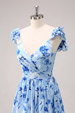 Vestido de dama de honor floral azul con hombros descubiertos de una línea