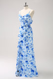 Vestido de dama de honor floral azul con volantes y abertura