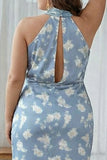 Vestido largo largo de dama de honor estampado de talla grande con halter, azul y corte