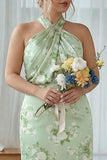 Vestido largo largo de dama de honor estampado de talla grande con halter, azul y corte