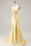 Vestido largo de fiesta con cuentas y cuentas sin tirantes amarillo con abertura