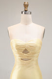 Vestido largo de fiesta con cuentas y cuentas sin tirantes amarillo con abertura