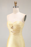 Vestido largo de fiesta con cuentas y cuentas sin tirantes amarillo con abertura