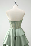Vestido largo de baile con corsé de cuentas y cuentas de princesa en color burdeos con abertura