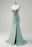 Vestido de fiesta largo verde gris brillante sin tirantes con corsé de lentejuelas fruncido con abertura