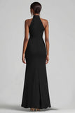 Vestido formal largo sirena con volantes negros con cuello halter y abertura