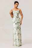 Vestido de dama de honor con cuello vuelto floral verde y abertura