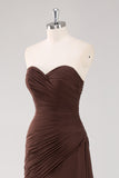 Vestido negro con volantes fruncidos