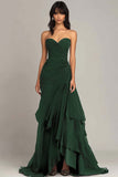 Vestido negro con volantes fruncidos