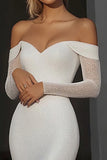 Vestido de novia de satén mate con hombros descubiertos marfil