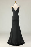 Vestido largo de gala con cuello en V profundo y negro y blanco