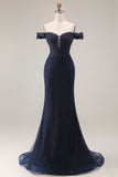 Vestido largo de graduación brillante azul marino con hombros de sirena con pliqué de sirena y cuentas