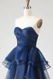 Vestido largo de graduación Princess azul marino sin tirantes y volantes en línea A