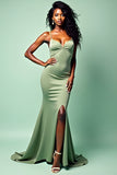 Sage Spaghetti Straps Sirena Vestido largo de invitada de boda fruncido con abertura
