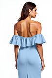 Vestido largo de invitada de boda con volante de sirena azul empolvado con hombro fuera del hombro con abertura
