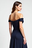 Vaina azul marino con hombro descubierto, vestido largo de gasa fruncida para invitada de boda con abertura