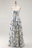 Vestido largo de baile con volantes en capas y floral azul con abertura