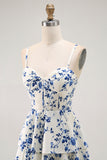 Vestido largo de baile con volantes en capas y floral azul con abertura