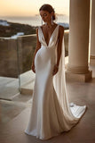 Vestido de novia largo de satén con cuello en V de sirena marfil con cola Watteau