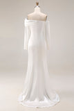 Vestido de novia de sirena blanca con hombros descubiertos y mangas largas