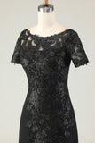 Vestido largo de la madre de la novia con apliques de satén negro con mangas