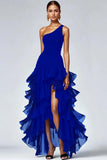 Vestido formal negro con volantes en un hombro y abertura