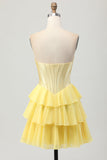 Corsé sin tirantes amarillo Un vestido de regreso a casa escalonado de línea