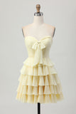 Vestido de regreso a casa sin tirantes amarillo de una línea escalonada con lazo