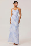 Vestido de invitada de boda estampado con volantes florales azules