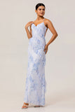 Vestido de invitada de boda estampado con volantes florales azules