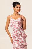 Vestido largo de invitada a la boda con volantes y vaina floral en rubor con abertura