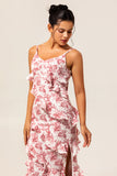 Vestido largo de invitada a la boda con volantes y vaina floral en rubor con abertura