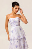 Vestido de dama de honor plisado con capas florales lavanda sin tirantes