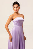 Vestido de dama de honor largo plisado de línea A sin tirantes en lila