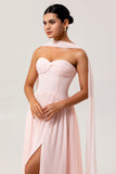 Vestido largo de dama de honor de gasa sin tirantes fruncido Blush A Line con abertura