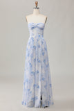Vestido de invitada de boda estampado en línea A con flores azules sin tirantes con abertura