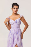 Vestido de dama de honor con corsé estampado en línea A con flores de lavanda y abertura